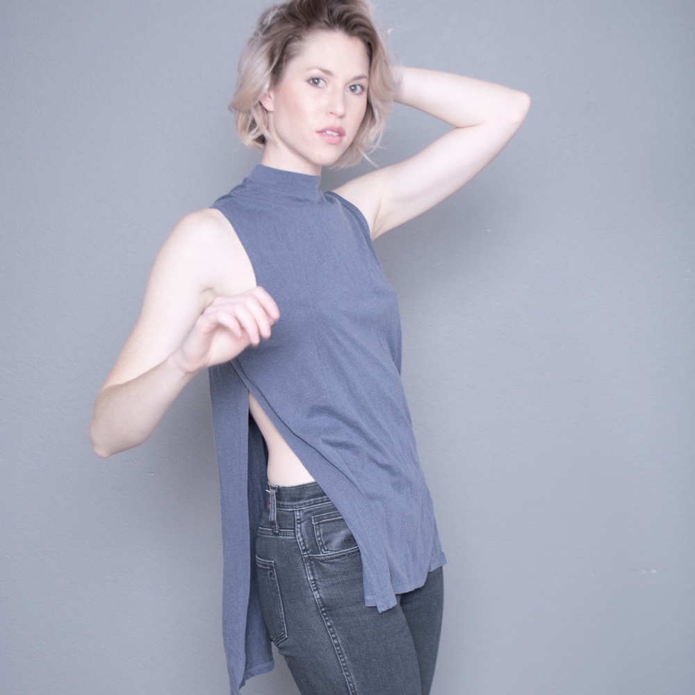 Long line slit tank. Size small.